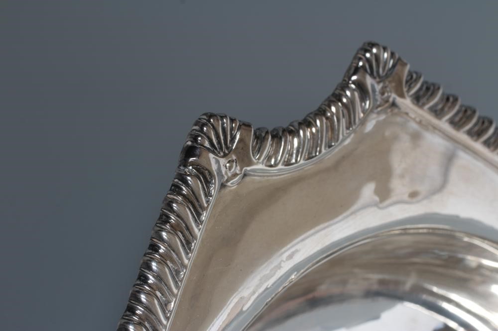 AN EDWARDIAN BRITANNIA STANDARD SILVER BOWL Image