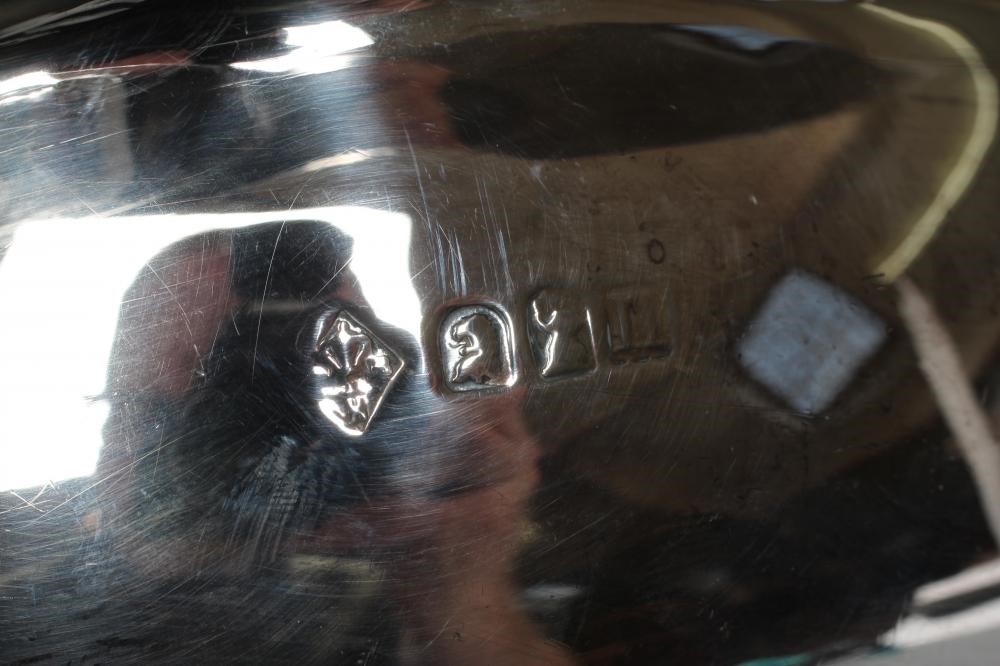 AN EDWARDIAN BRITANNIA STANDARD SILVER BOWL Image