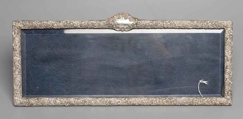 A LARGE EASEL BACK PHOTOGRAPH FRAME Image