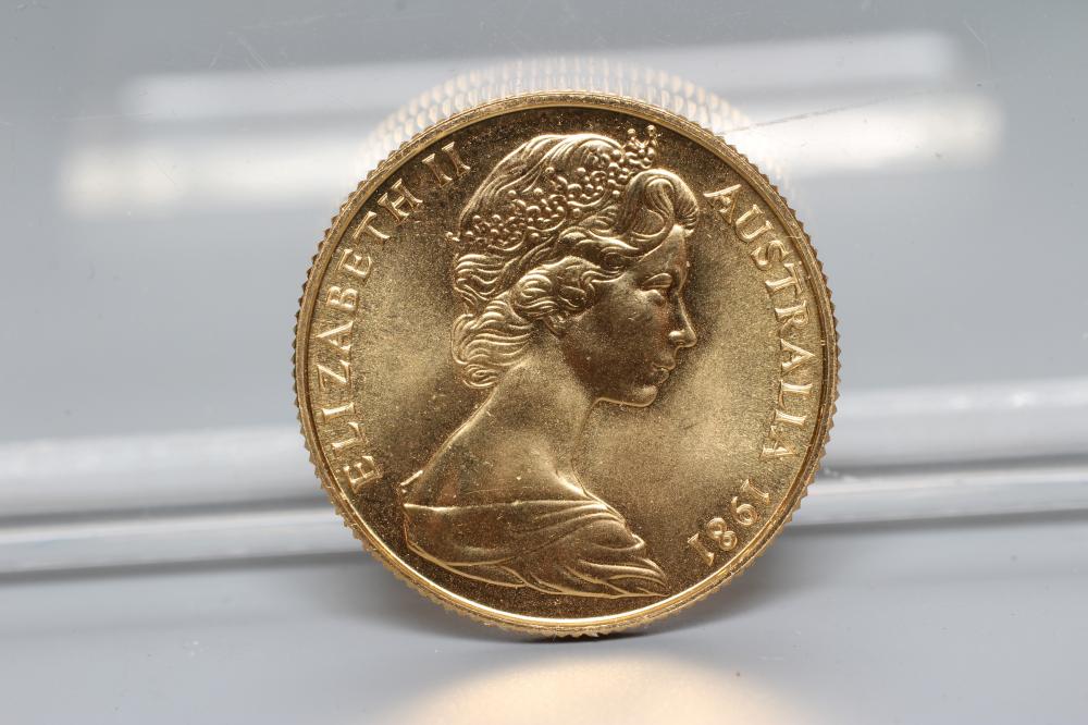AN AUSTRALIAN ROYAL WEDDING COMMEMORATIVE COIN, 1981, 22 carat gold, 10g, in holder (Est. plus 24% Image