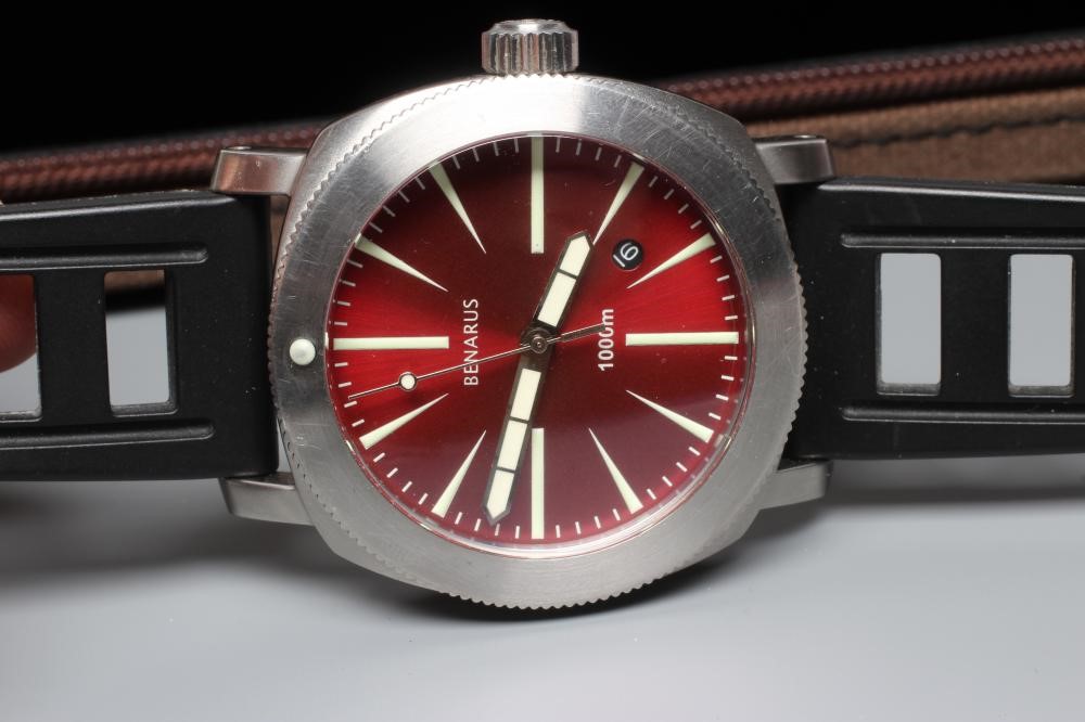 A BENARUS DIVER'S WRISTWATCH Image