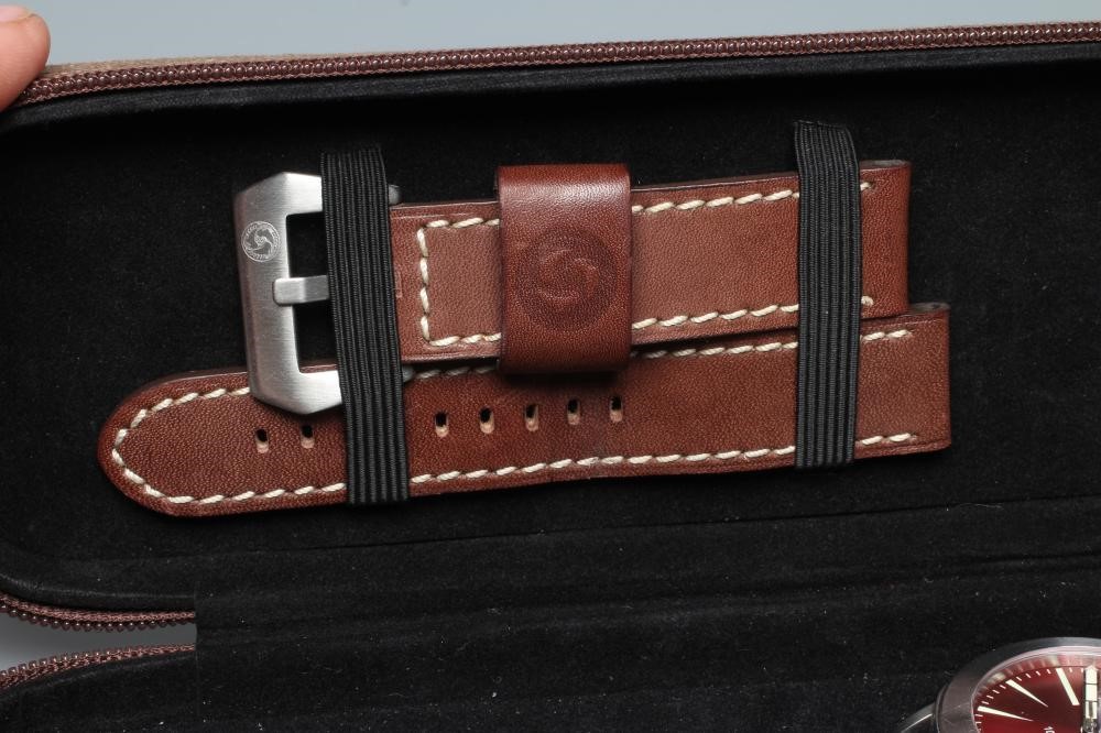 A BENARUS DIVER'S WRISTWATCH Image