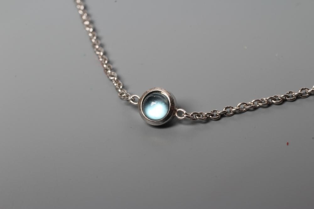 A GUCCI SILVER CHAIN NECKLACE Image