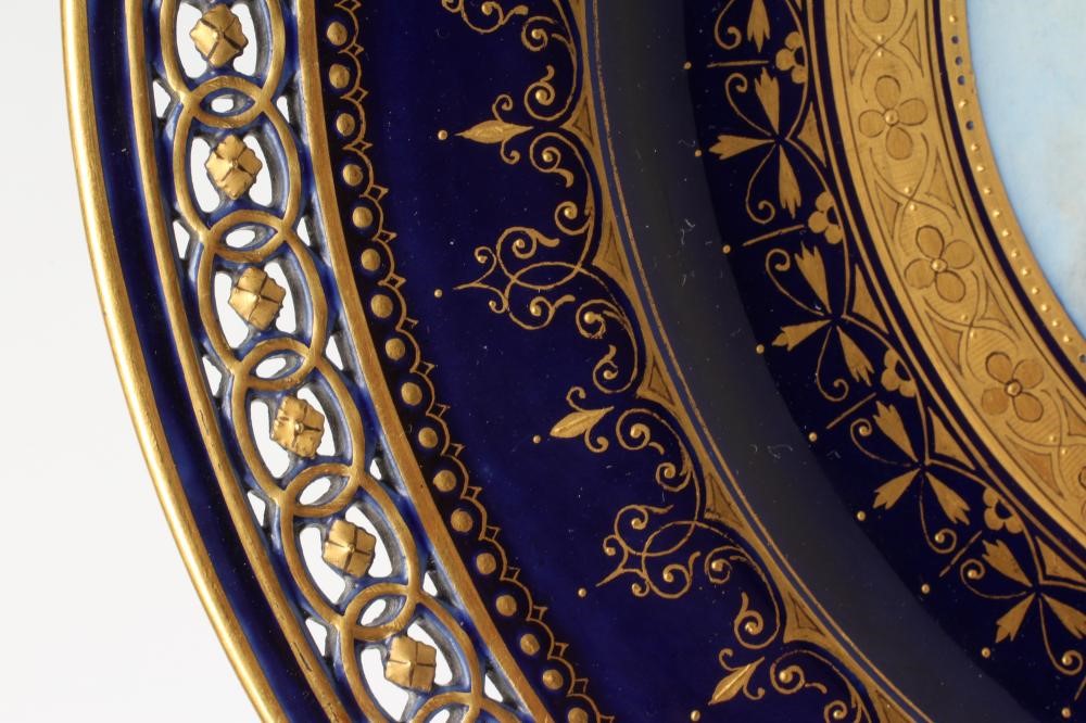 A MEISSEN PORCELAIN CABINET PLATE Image