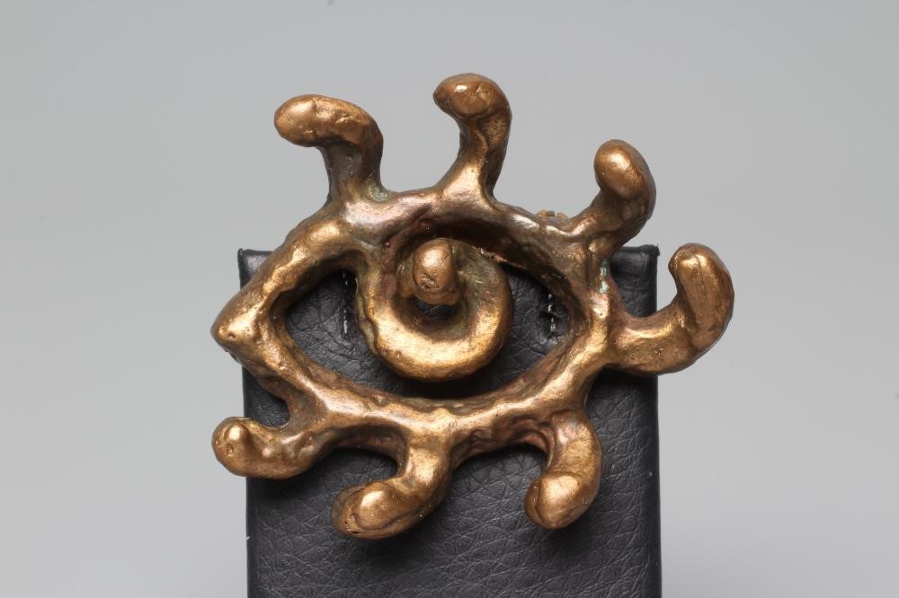 MAGGI HAMBLING - EYE BROOCH, in bronze, number 95 of a limited edition of 100, engraved edition, Image