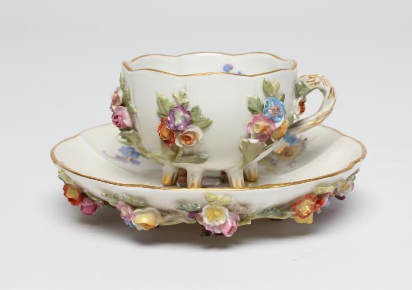 A MEISSEN PORCELAIN CABINET CUP AND SAUCER Image