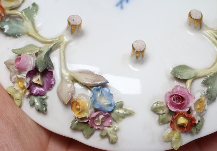 A MEISSEN PORCELAIN CABINET CUP AND SAUCER Image