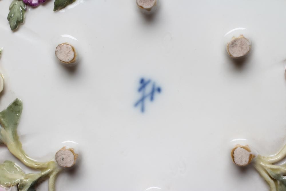 A MEISSEN PORCELAIN CABINET CUP AND SAUCER Image