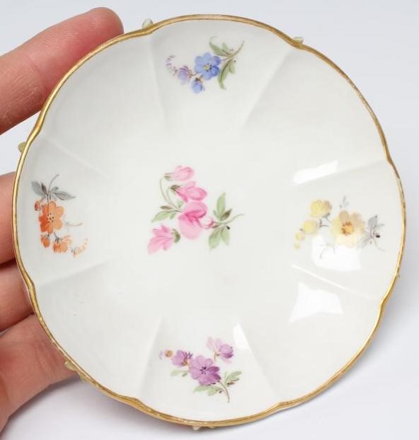 A MEISSEN PORCELAIN CABINET CUP AND SAUCER Image
