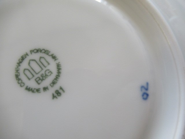 A BING AND GRONDAHL COPENHAGEN PORCELAIN DINNER AND COFFEE SERVICE Image