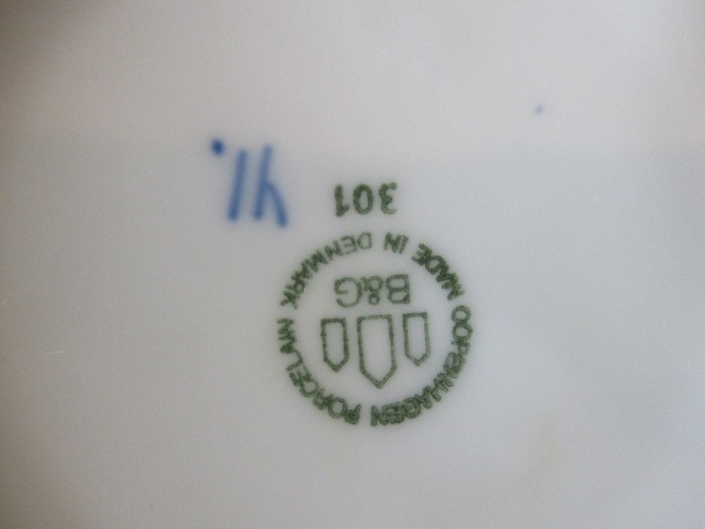 A BING AND GRONDAHL COPENHAGEN PORCELAIN DINNER AND COFFEE SERVICE Image