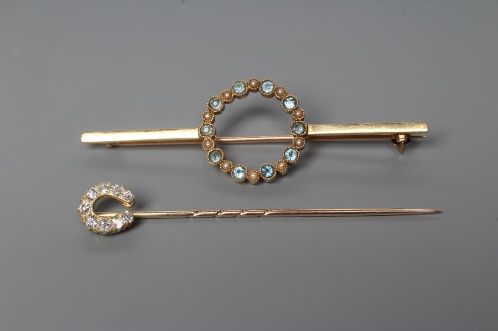 AN EDWARDIAN AQUAMARINE AND SEED PEARL BAR BROOCH Image