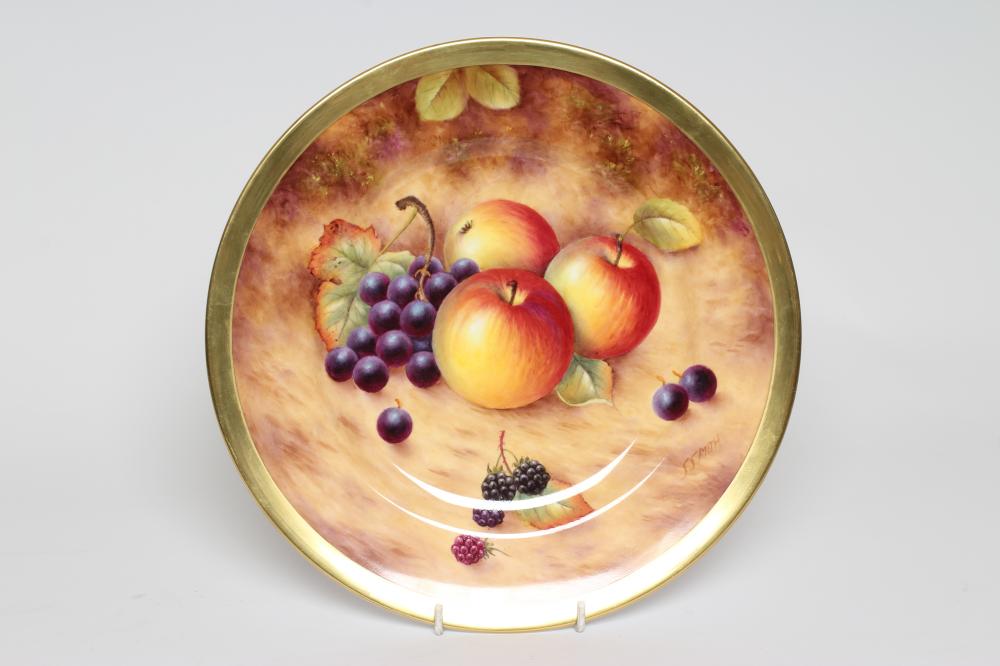 A ROYAL WORCESTER CHINA CABINET PLATE of plain circular form Image