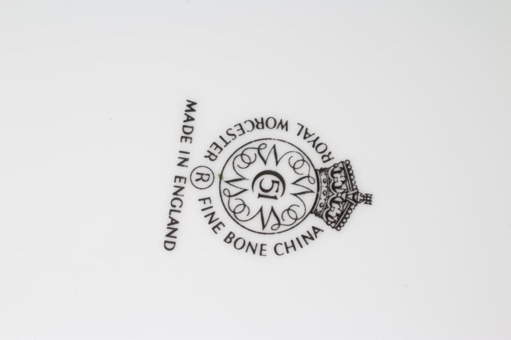 A ROYAL WORCESTER CHINA CABINET PLATE of plain circular form Image