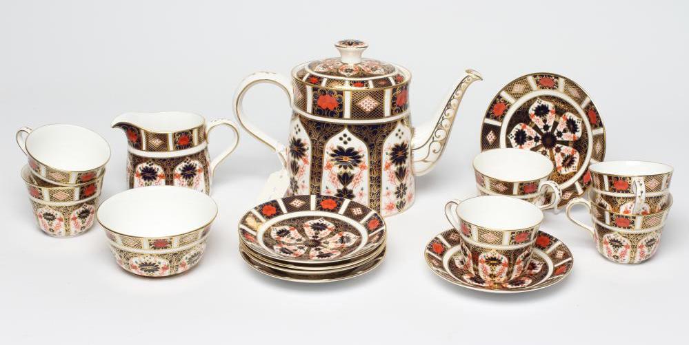 A ROYAL CROWN DERBY CHINA TEA SET Image