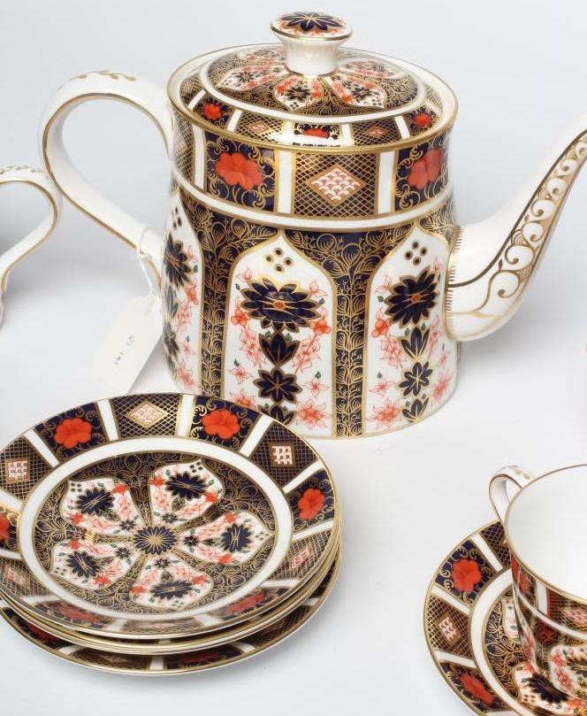 A ROYAL CROWN DERBY CHINA TEA SET Image