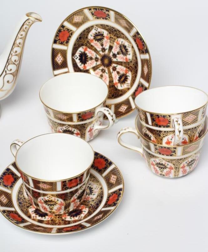 A ROYAL CROWN DERBY CHINA TEA SET Image