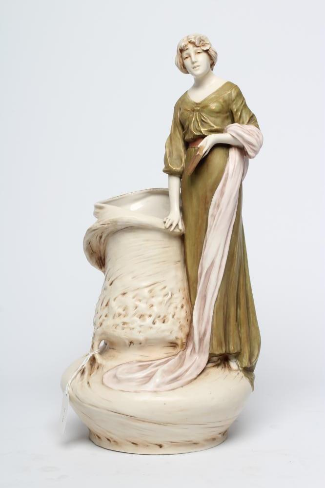 A ROYAL DUX PORCELAIN ART NOUVEAU FIGURAL VASE Image