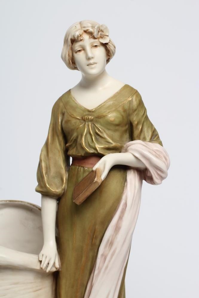 A ROYAL DUX PORCELAIN ART NOUVEAU FIGURAL VASE Image