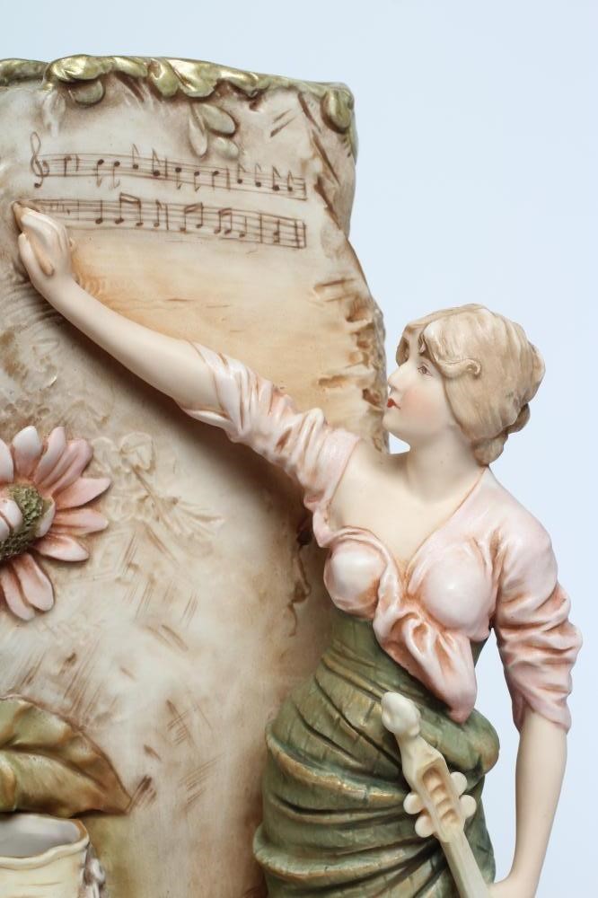 A ROYAL DUX PORCELAIN FIGURAL VASE Image