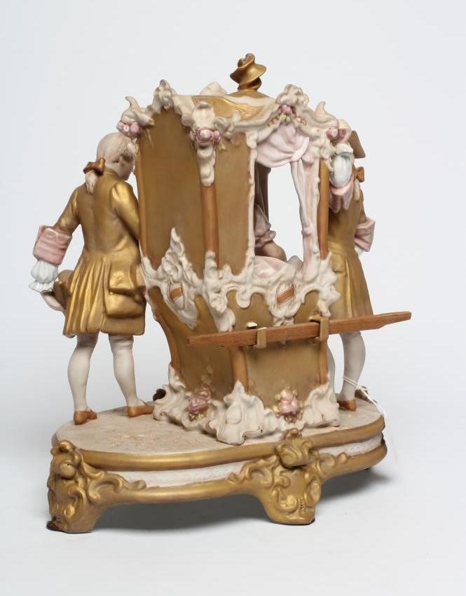 A ROYAL DUX PORCELAIN FIGURAL GROUP Image