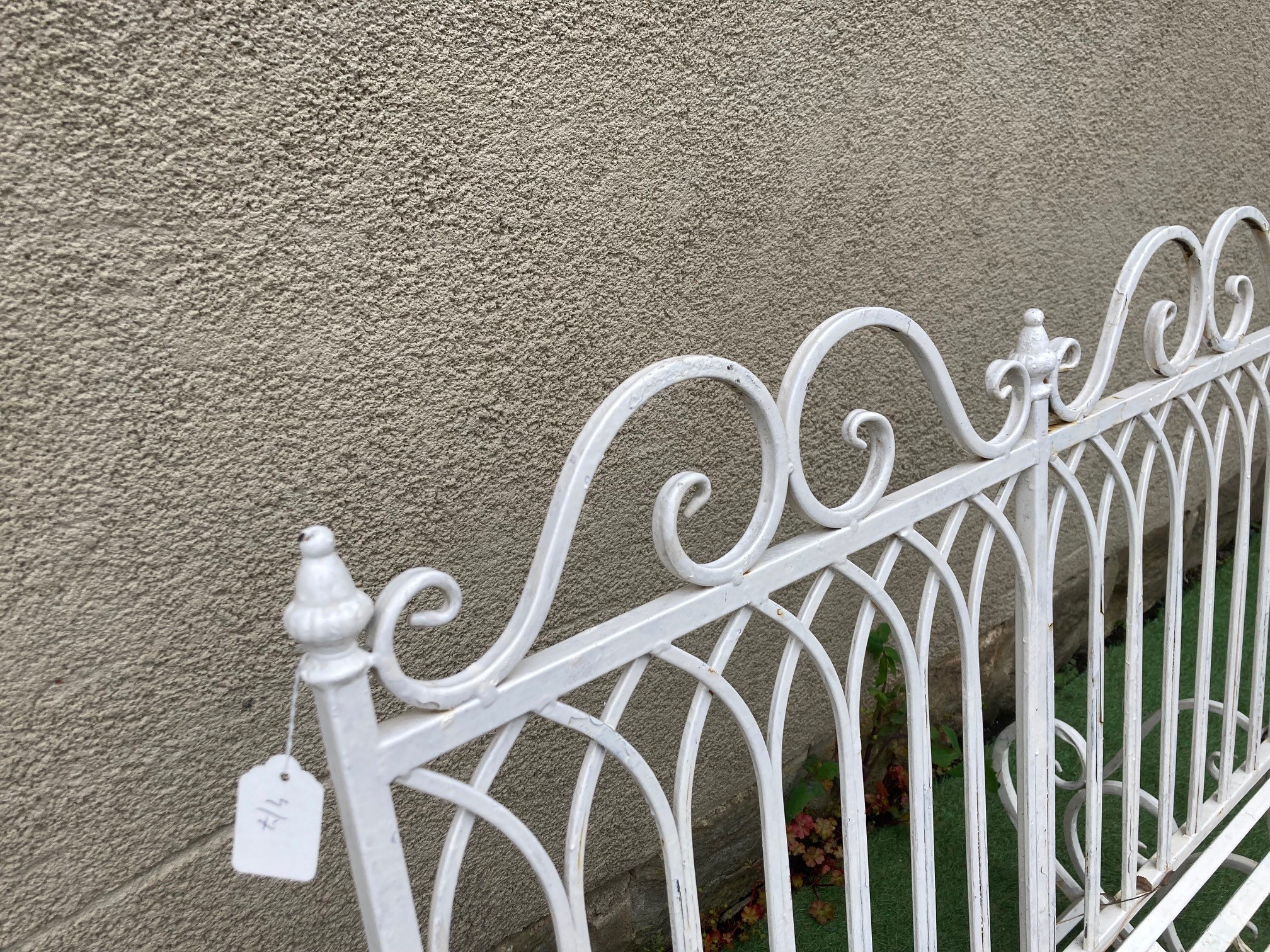 A CAST IRON ROCKING LOVE SEAT to match previous lot, 42 1/2" wide (Est. plus 24% premium inc. VAT) Image