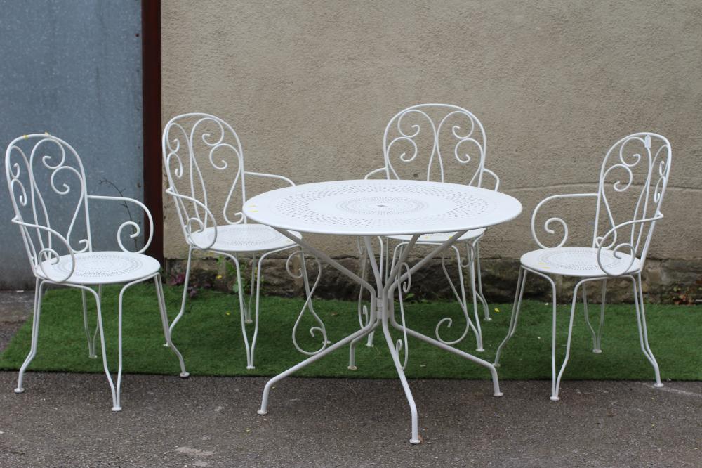 A WHITE PAINTED FRENCH BISTRO WIRE WORK SUITE, comprising circular table with pierced top on down Image