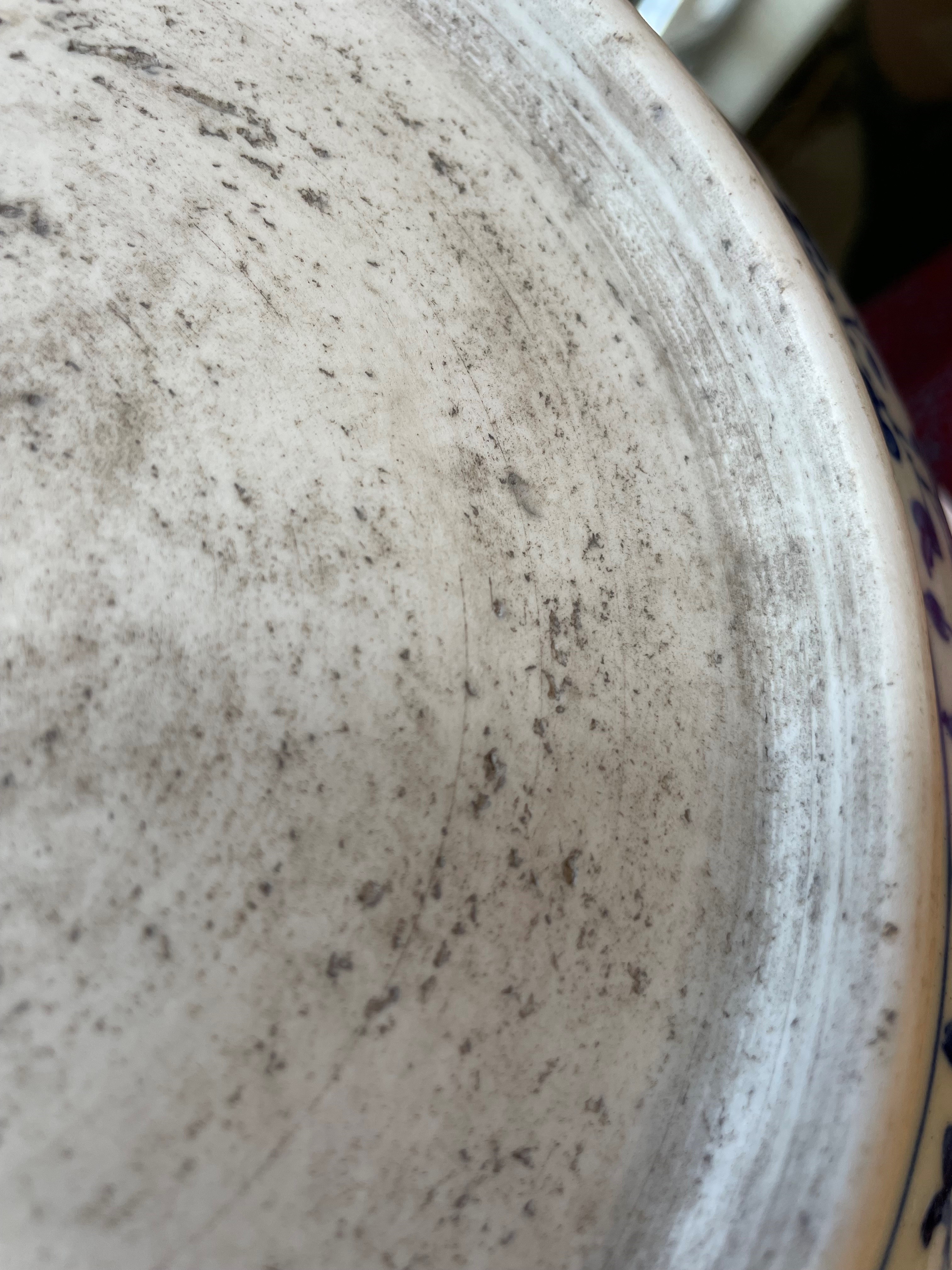 A CHINESE PORCELAIN DISH of plain circular form Image