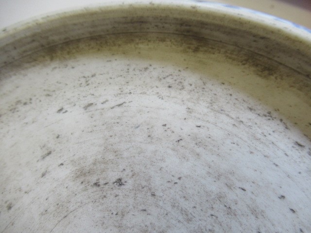 A CHINESE PORCELAIN DISH of plain circular form Image