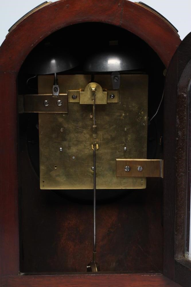 A MAHOGANY CASED MANTEL CLOCK Image