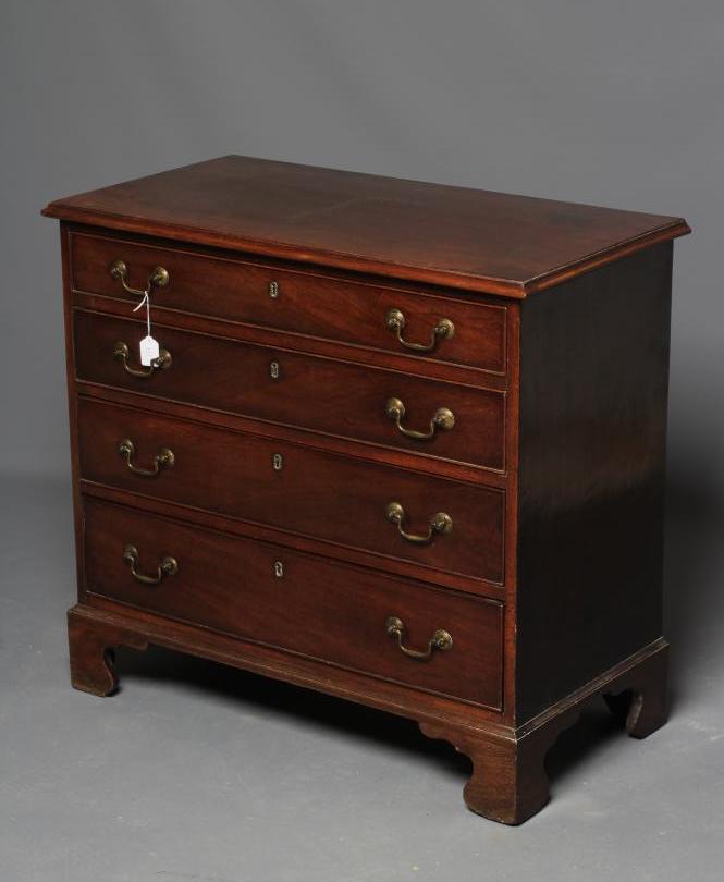 A GEORGIAN MAHOGANY STRAIGHT FRONT CHEST Image