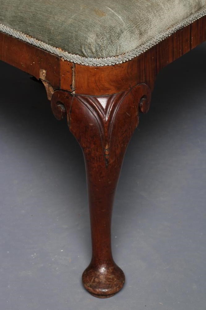 AN EARLY GEORGIAN WALNUT SIDE CHAIR Image