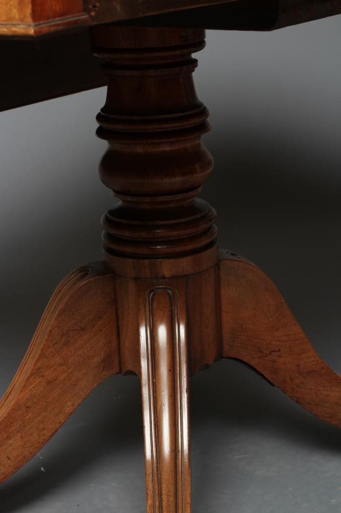 A MAHOGANY PEMBROKE TABLE Image