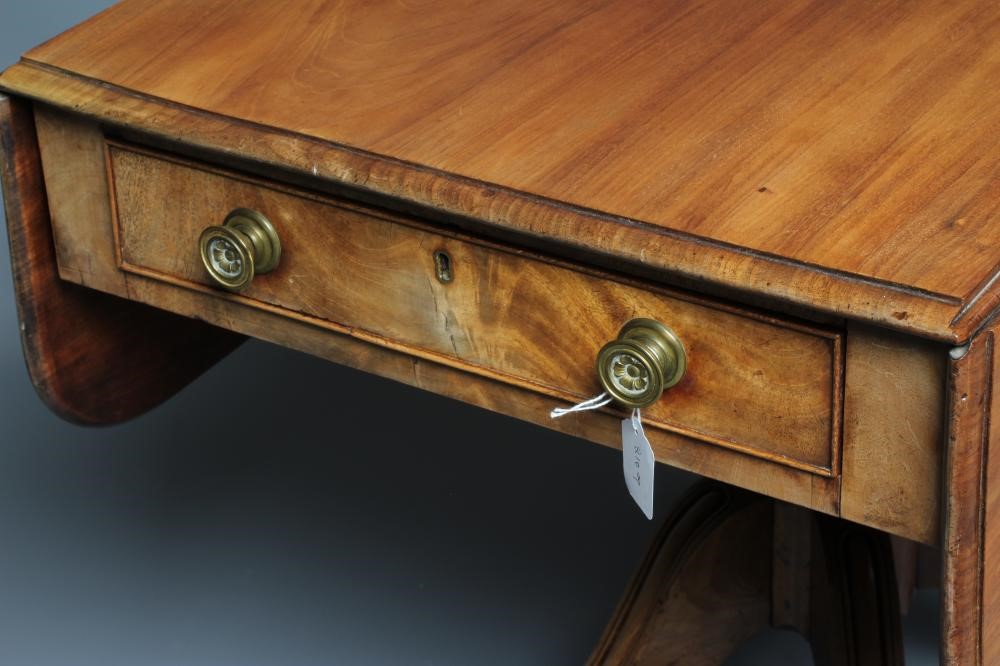 A MAHOGANY PEMBROKE TABLE Image