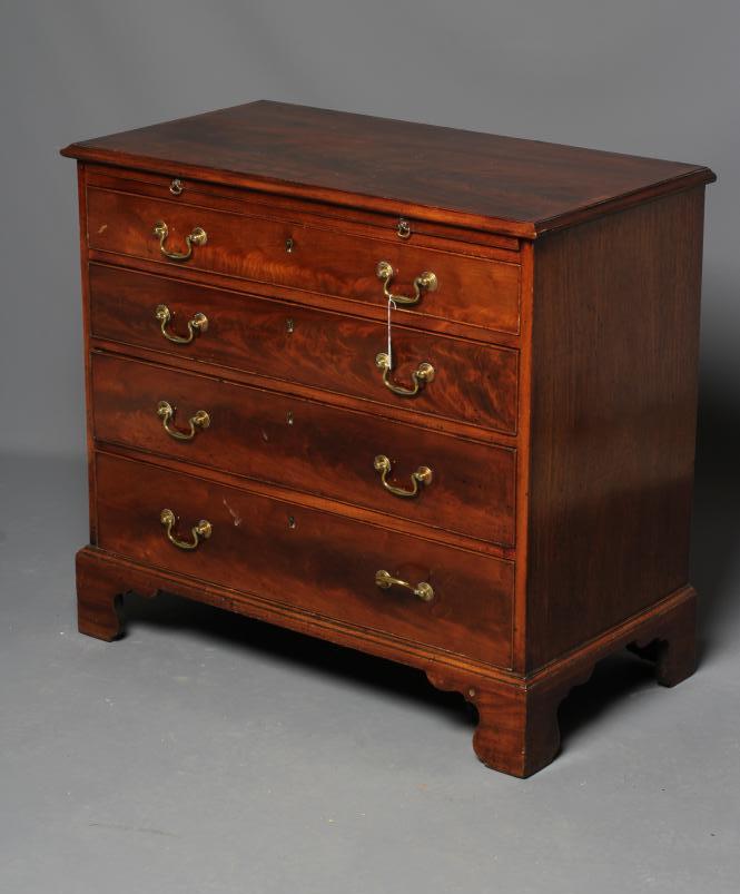 A GEORGIAN MAHOGANY STRAIGHT FRONT CHEST Image
