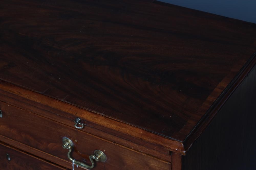 A GEORGIAN MAHOGANY STRAIGHT FRONT CHEST Image