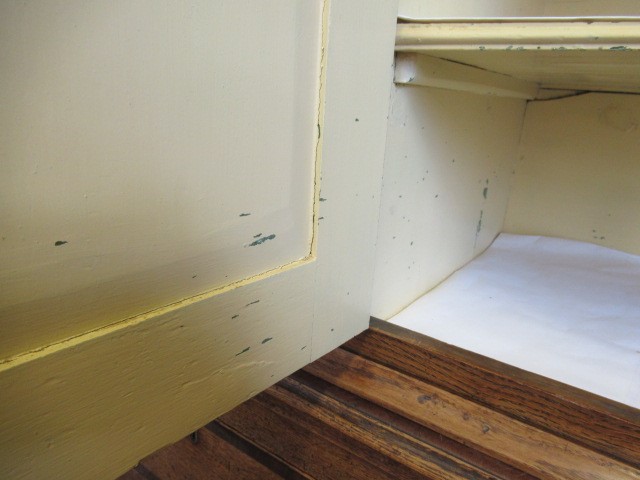 A LARGE GEORGIAN OAK AND MAHOGANY BANDED HOUSEKEEPERS CUPBOARD Image