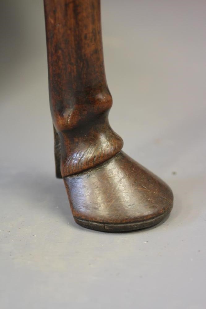 A GEORGIAN MAHOGANY DROP LEAF DINING TABLE Image
