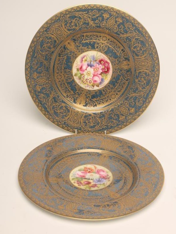 A PAIR OF ROYAL WORCESTER CHINA CABINET PLATES Image