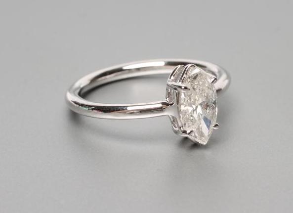 A SOLITAIRE DIAMOND RING Image
