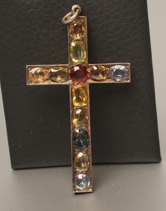 A MULTI-GEM CROSS PENDANT Image