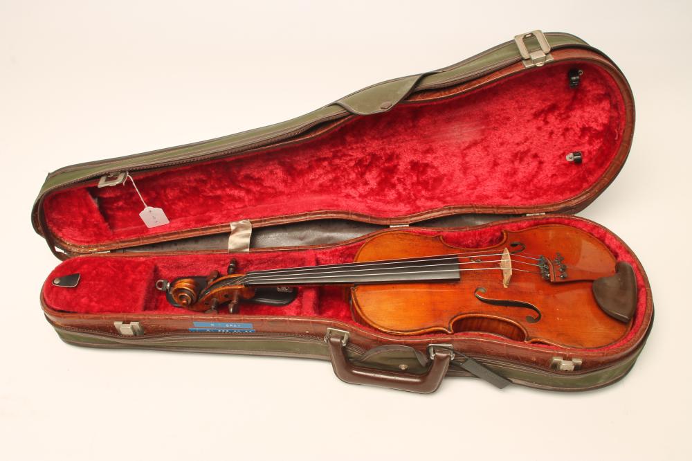 A VIOLIN Image