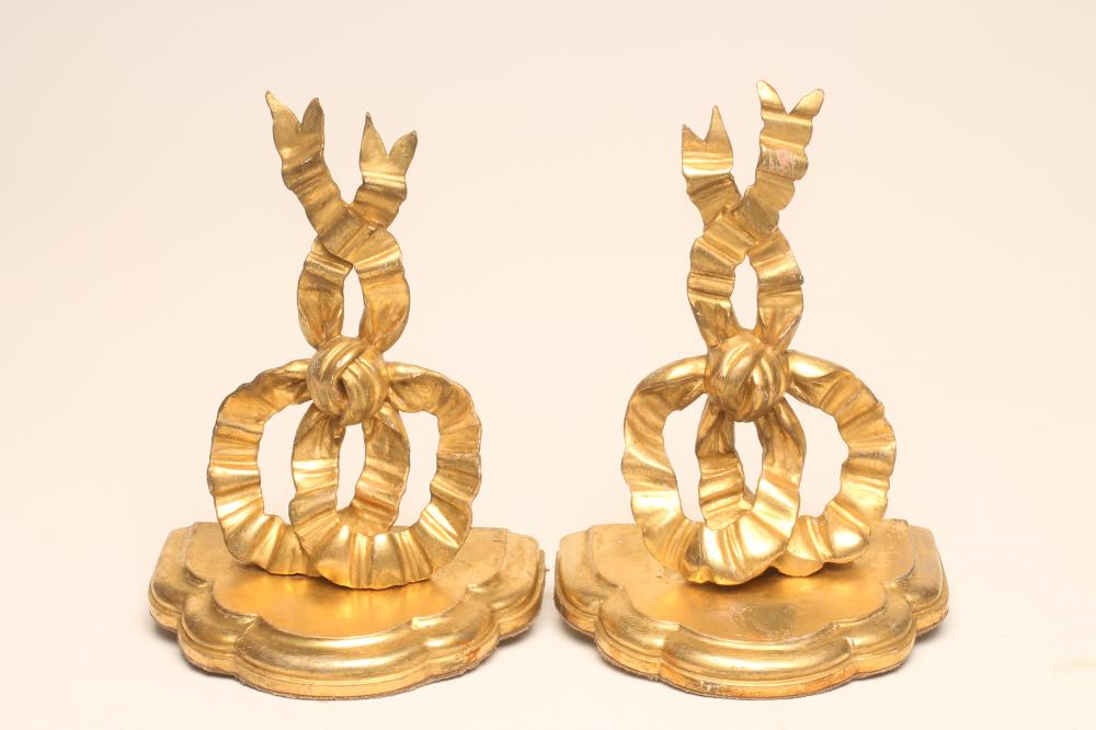 A PAIR OF CARVED AND GILT WOOD WALL BRACKETS Image
