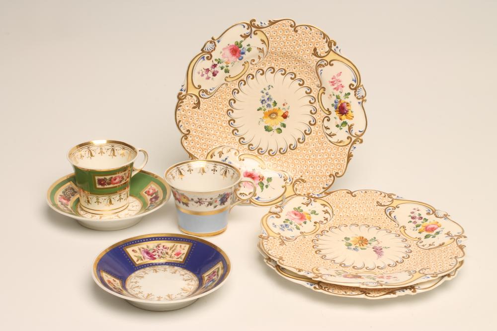 A CHAMBERLAIN'S WORCESTER PORCELAIN CUP AND SAUCER Image