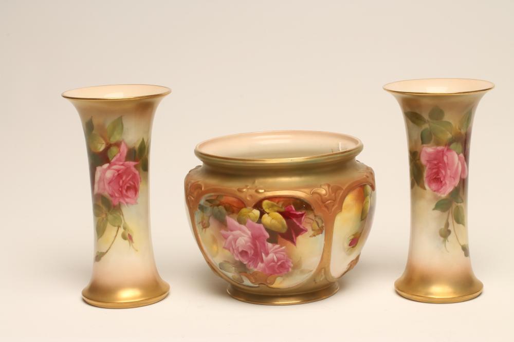 A PAIR OF ROYAL WORCESTER CHINA VASES Image