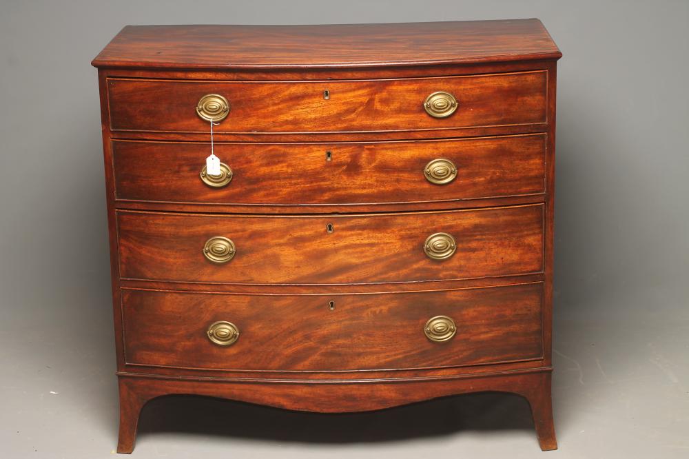 A GEORGIAN MAHOGANY CHEST Image