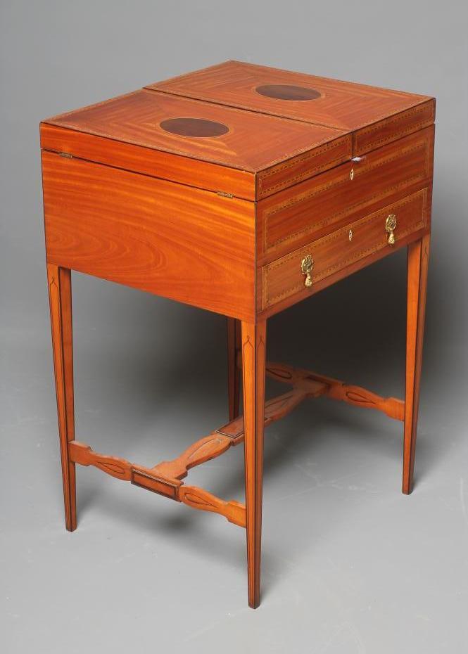 A SHERATON REVIVAL SATINWOOD TOILET TABLE Image