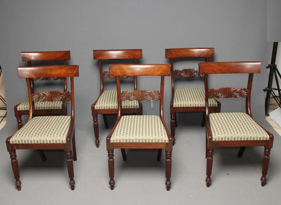 A SET OF SIX LATE GEORGIAN MAHOGANY DINING CHAIRS Image