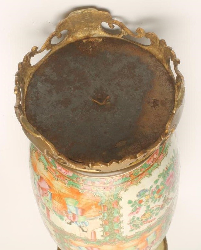 A PAIR OF CANTONESE PORCELAIN VASES of rounded cylindrical form with chi-long handles and Image