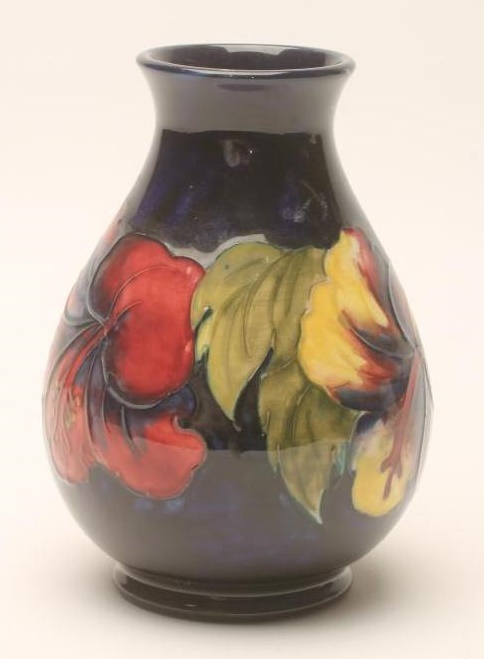 A MOORCROFT POTTERY VASE Image